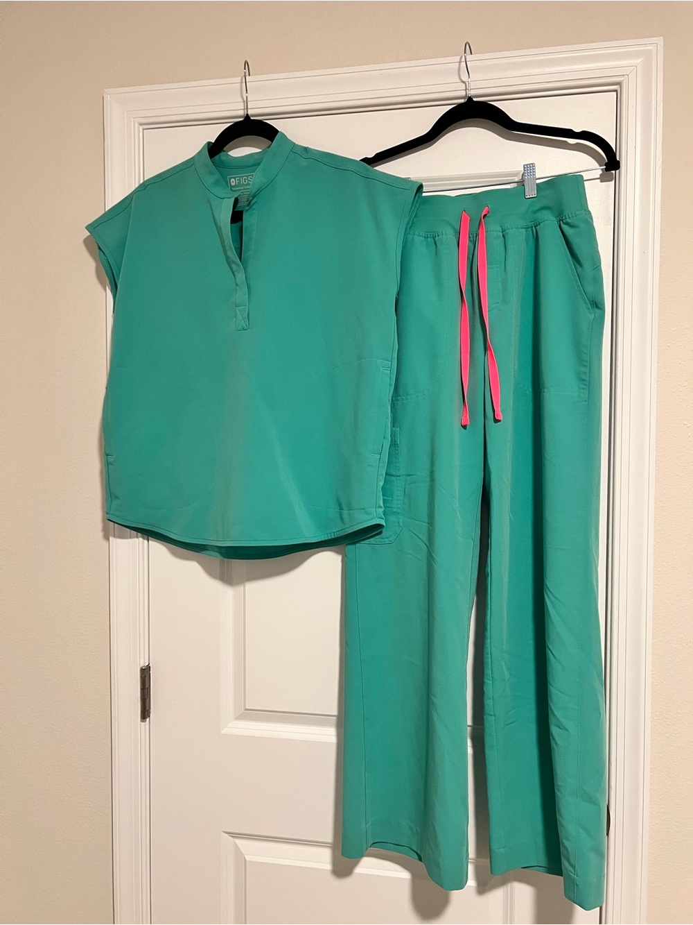 Figs Surgical Green Scrub Set